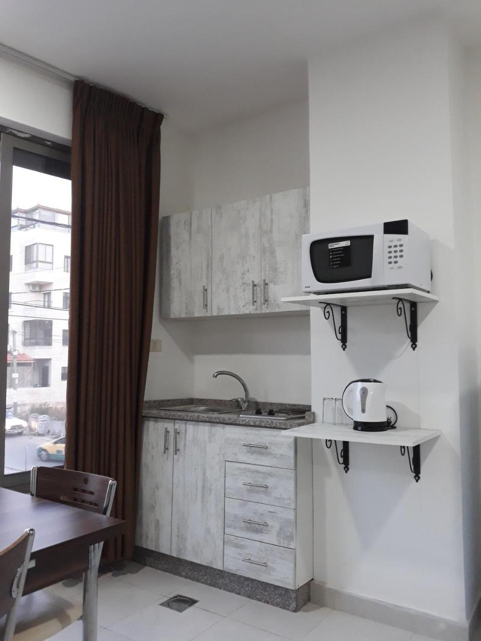 Furnished Apartments Near Mcdonald'S Al-Madina Al-Monawara St Amman Zewnętrze zdjęcie